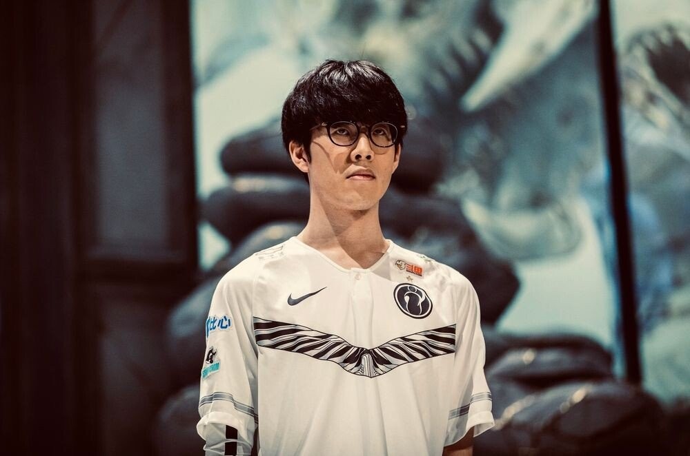 霸主地位至 霸主地位至